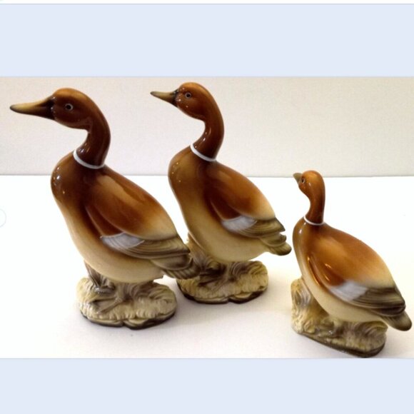 Ceramic Geese Figurines Lot of 3 Bone China Glazed Cassidy Ltd. Canada 9" and 7" - Picture 4 of 10